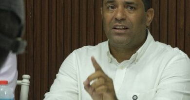 Oliver Santos anuncia conformación Mesa de Trabajo pro-becas universitarias