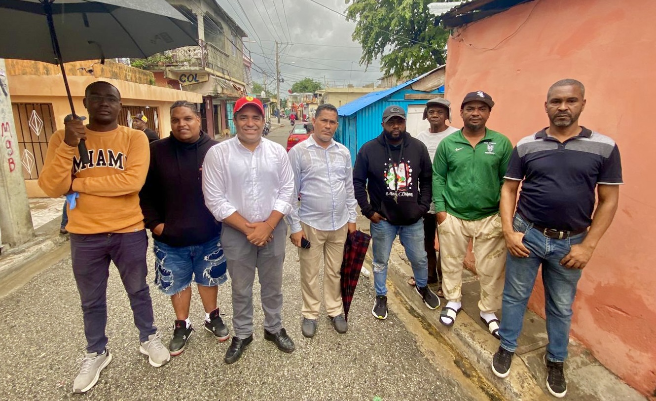 Oliver Santos anuncia jornada de fumigación, al terminar las lluvias