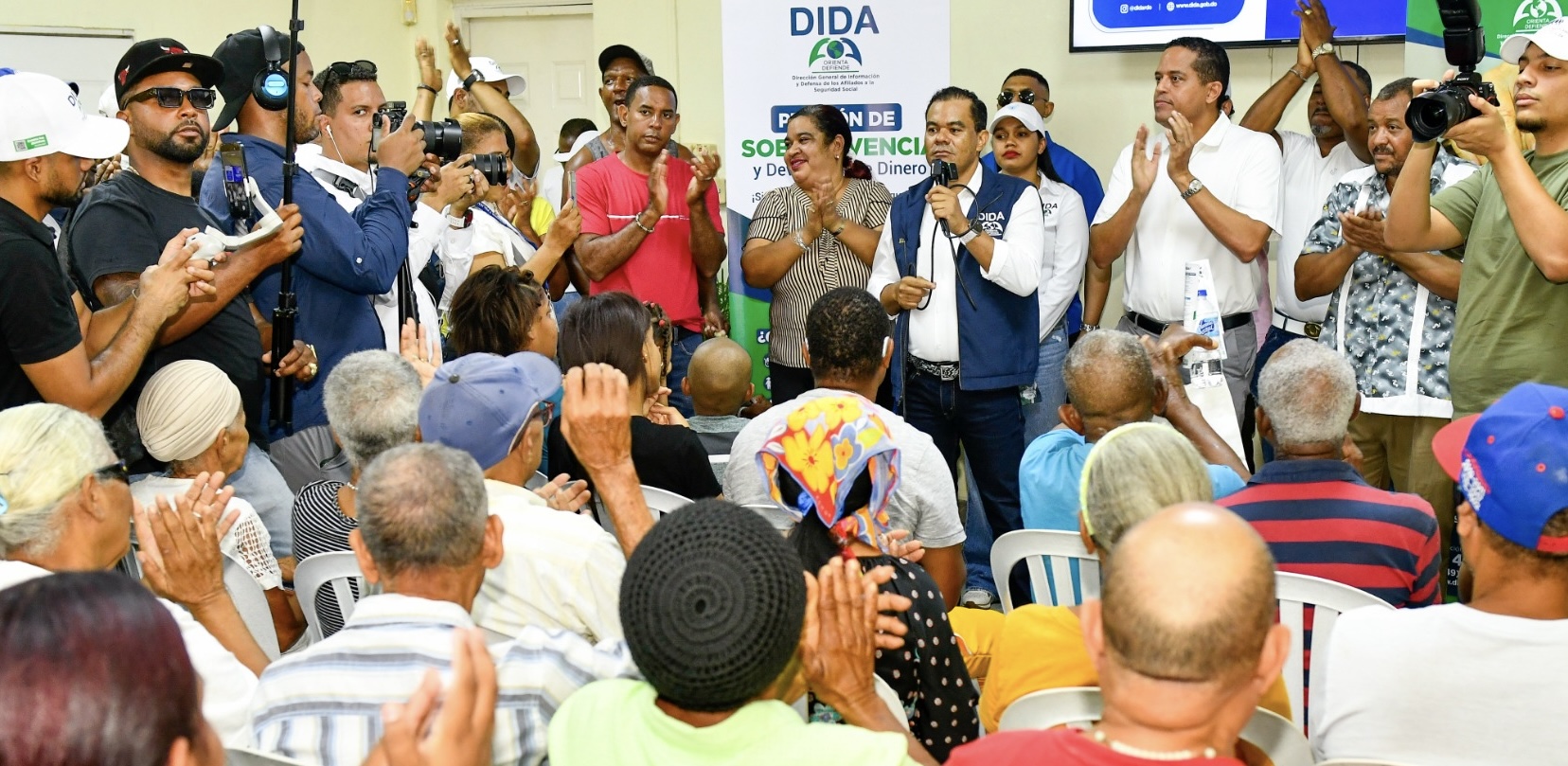 Cientos de personas de Capotullo resultan beneficiados con la Ruta “Ya No Estás Solo: DIDA Contigo”