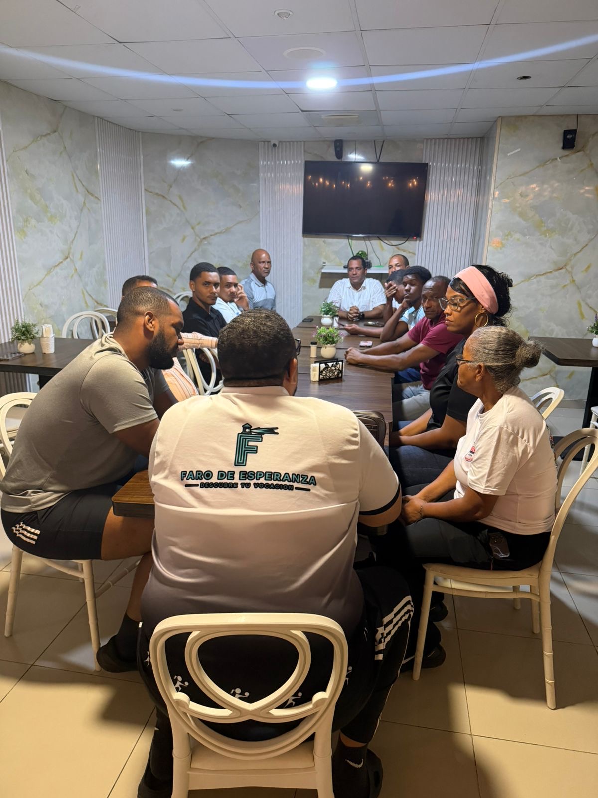 Oliver Santos ofrece detalles sobre finales del voleibol interbarrial